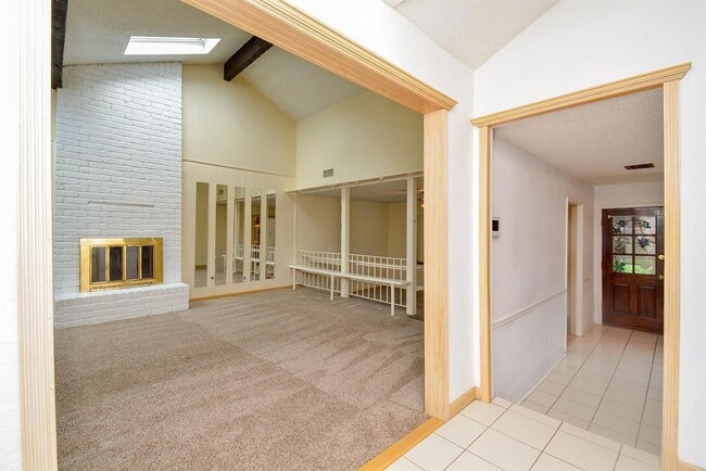 2235 Quail Valley E Dr in Missouri City, TX - Building Photo - Building Photo