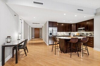 680 N Lake Shore Dr in Chicago, IL - Foto de edificio - Building Photo