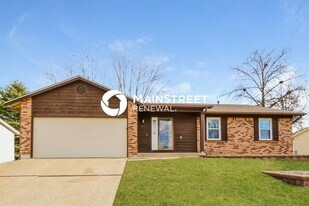 411 Kimberly Ln in St. Peters, MO - Building Photo