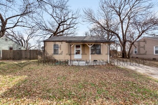 421 Grover Ave in Wichita, KS - Building Photo