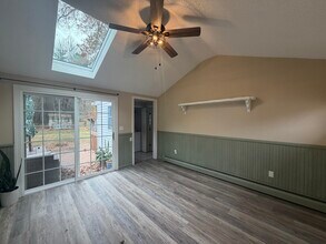 131 Wells Rd in East Windsor, CT - Building Photo - Building Photo