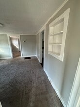 302 Sunny Ln in Piedmont, SC - Building Photo - Building Photo