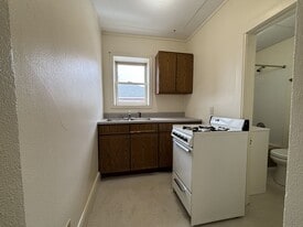 117 N Main St in Aberdeen, SD - Building Photo