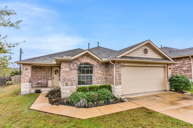 11113 Ukaoma Way in Austin, TX - Foto de edificio - Building Photo