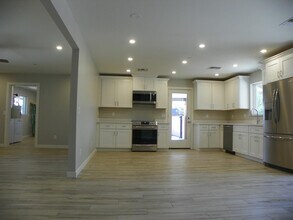 8337 E Meadowbrook Ave in Scottsdale, AZ - Building Photo - Building Photo