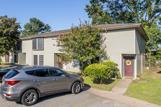 The Meadows Apartments in Lafayette, LA - Foto de edificio - Building Photo