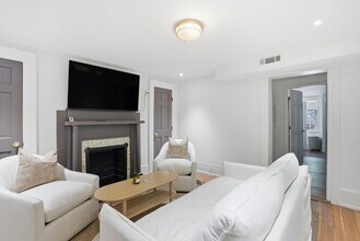 705 Barnard St in Savannah, GA - Building Photo - Building Photo