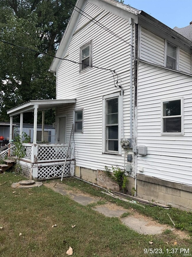 property at 59 W Riverside Dr