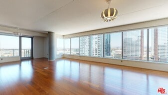 1155 S Grand Ave in Los Angeles, CA - Building Photo