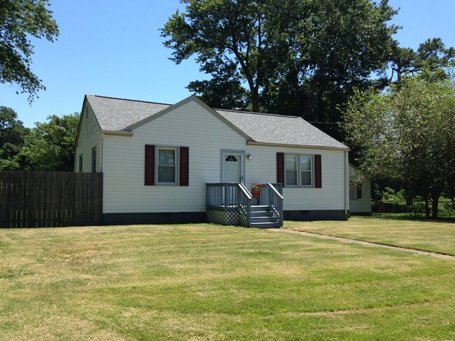 713 Madison Rd in Williamsburg, VA - Building Photo - Building Photo