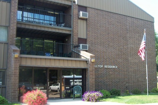 Hilltop Residence in Madison, MN - Building Photo