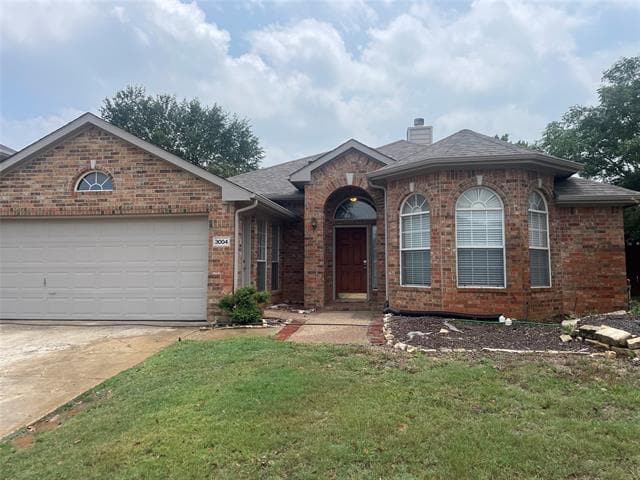 property at 3004 Norwich Ln