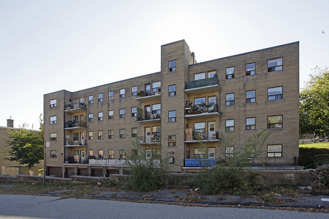 10 Kinsdale Ln in Toronto, ON - Building Photo - Primary Photo