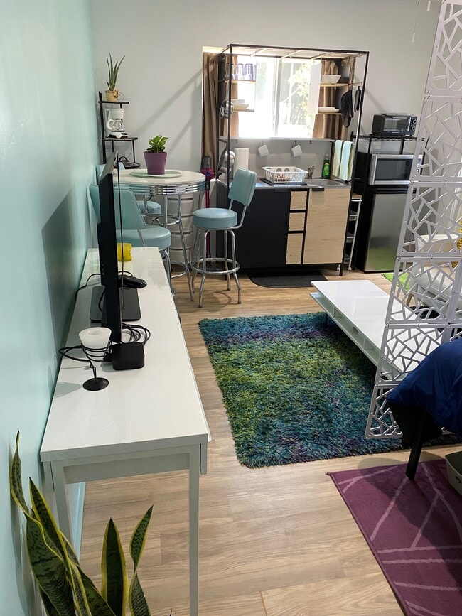 1403 Bloomdale St, Unit Studio Apt