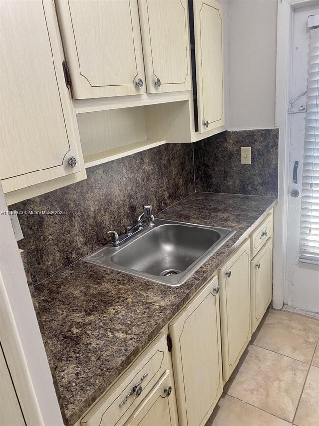 719 Euclid Ave in Miami Beach, FL - Building Photo - Building Photo