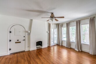 219 Allensworth St in San Antonio, TX - Building Photo - Building Photo