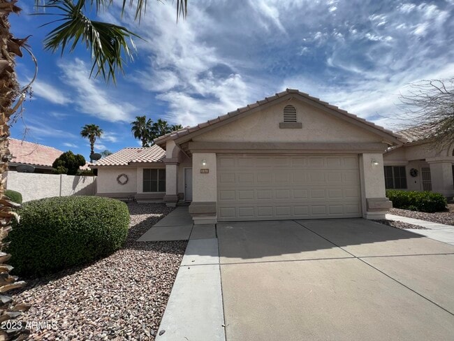 1171 W Goldfinch Way