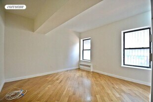 25 Lafayette Ave in Brooklyn, NY - Building Photo
