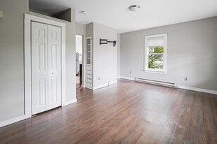 1-3-3 Oak St in Clinton, MA - Building Photo