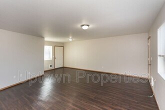 7230 NE 18th Ave in Portland, OR - Building Photo - Building Photo