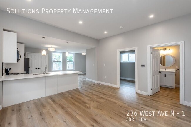 236 West Avenue N in Hamilton, ON - Building Photo - Building Photo