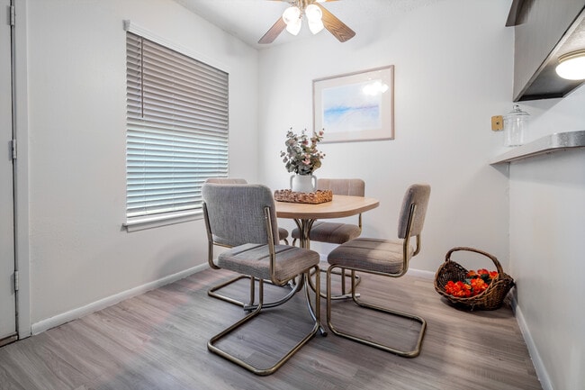 Bronco Apartments in San Antonio, TX - Building Photo - Building Photo