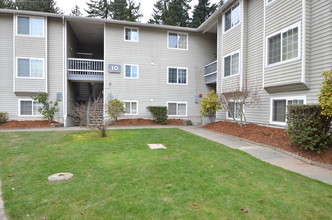 Park Place Apartments in Bremerton, WA - Building Photo - Building Photo