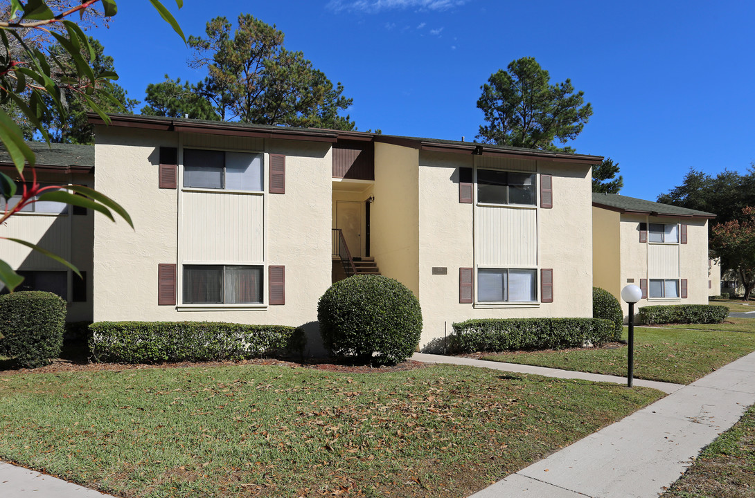 Village Square Apartments in Ocala, FL - Foto de edificio