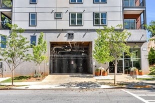 525 Parkway Dr NE in Atlanta, GA - Building Photo