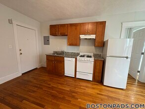 1615 Commonwealth Ave in Boston, MA - Building Photo - Building Photo