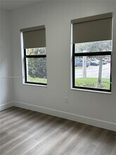 7825 NW 104th Ave in Doral, FL - Building Photo - Building Photo