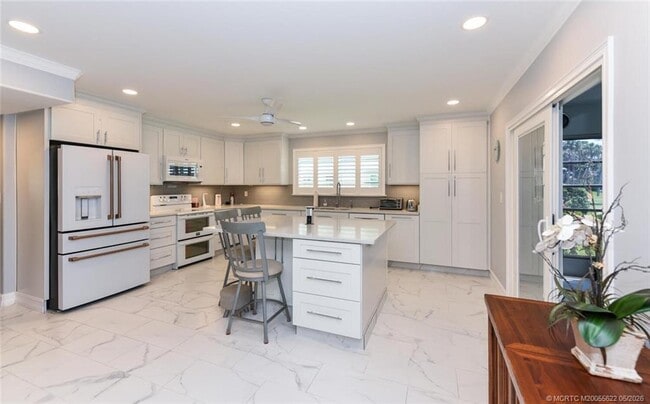 property at 2600 S Kanner Hwy