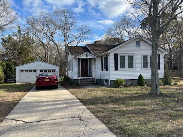 460 Terry Blvd in Holbrook, NY - Building Photo