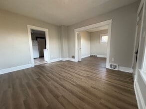 7610 New York Ave in Cleveland, OH - Building Photo - Building Photo