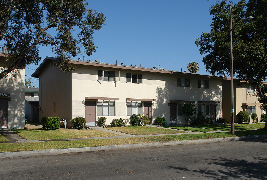 2718 S Rosewood Ave in Santa Ana, CA - Building Photo