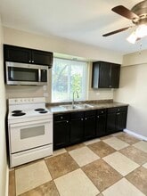 28 N Main St, Unit 1S in Glen Ellyn, IL - Building Photo - Building Photo