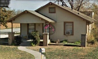 501-501 1/2 Ash St in Merkel, TX - Building Photo