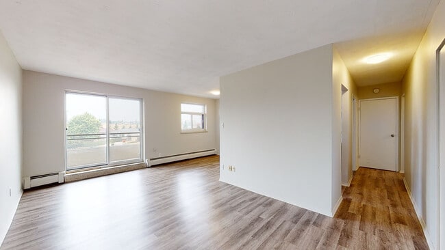 11 Catalina Dr in Hamilton, ON - Building Photo - Building Photo