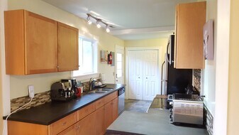 1058 Central St SE in Olympia, WA - Building Photo