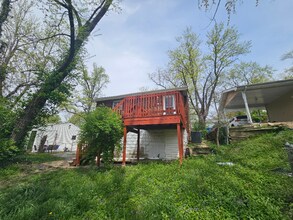 803 Marvin Ave in Ferguson, MO - Building Photo - Building Photo