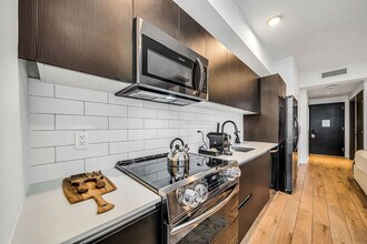 398 NE 5th St in Miami, FL - Foto de edificio - Building Photo