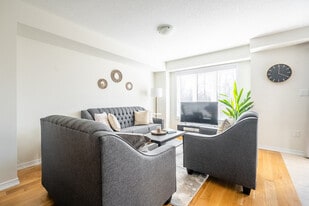 104 Esther Cres in Thorold, ON - Building Photo