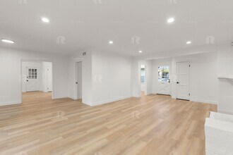 12811 Waddell St in Los Angeles, CA - Building Photo - Building Photo