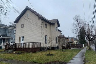 100 W Ellis St in East Syracuse, NY - Building Photo - Building Photo