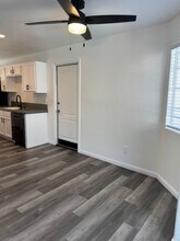 3126 Silverlake Dr in Bakersfield, CA - Building Photo - Building Photo