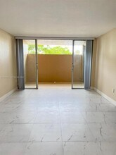 10801 SW 109th Ct, Unit D110 in Miami, FL - Building Photo - Building Photo