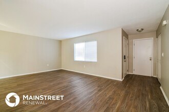 2000 Burning Tree Dr in Titusville, FL - Foto de edificio - Building Photo