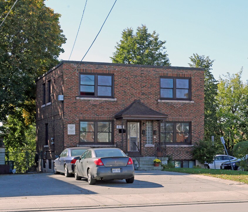2170 King St E in Hamilton, ON - Building Photo