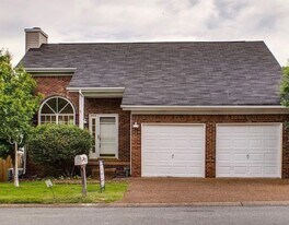 5268 Village Way in Nashville, TN - Building Photo