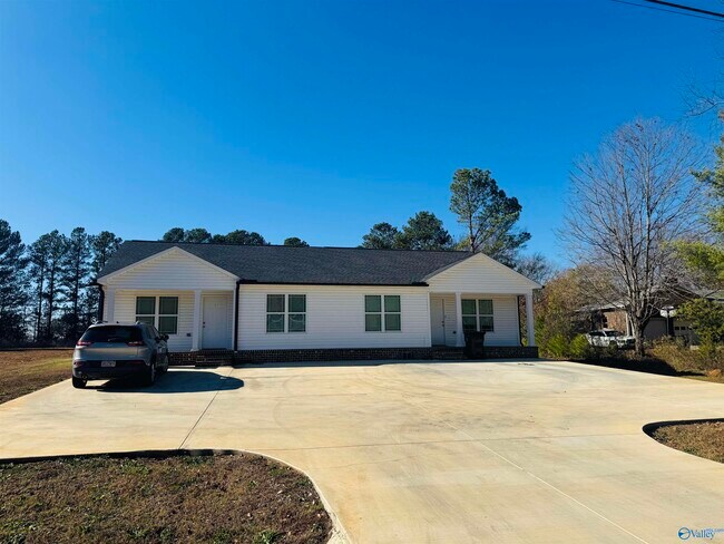 102 Richard Brown Rd in Harvest, AL - Building Photo - Building Photo
